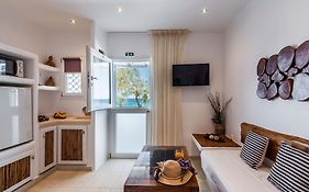 Niki Savvas Studio & Suites